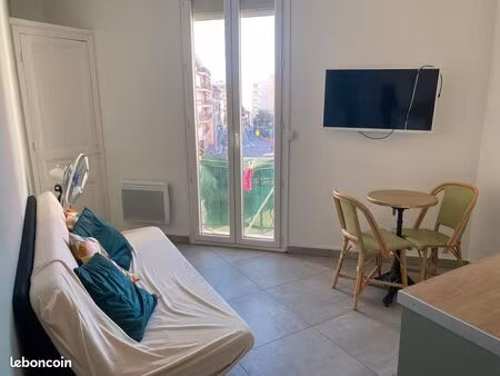studio meuble avec chambre séparé, proche fac saint jean d'angely
