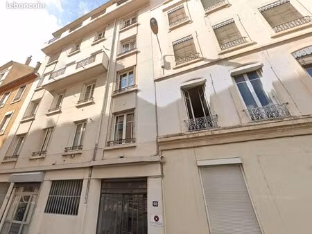 parking/box lyon