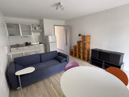 appartement t2 meublé 34,46m2 avec balcon et parking - quart