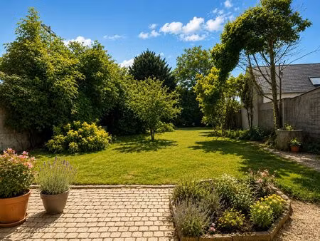 tonnelé, maison 3 chambres avec jardin de 300m² environ. accè