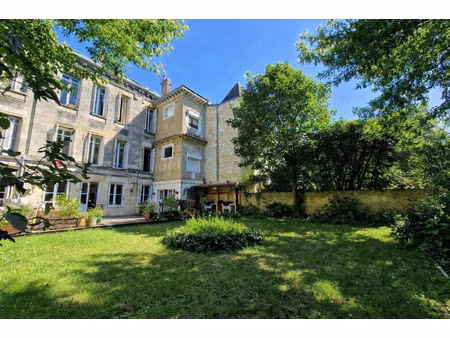 bordeaux saint genes - appartement 250m2 avec jardin de 400m