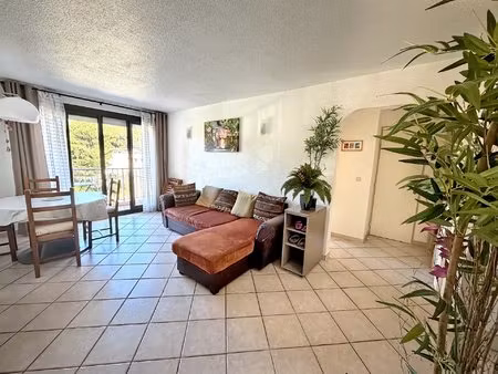appartement 2 pièces dans résidence sécurisée