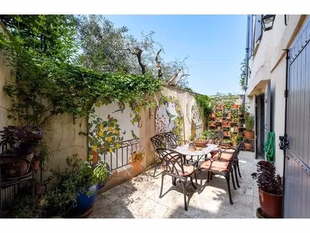 uzès centre historique : maison de ville xix de 122 m²