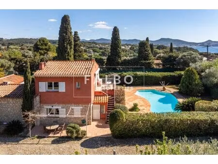 villa dans résidence fermée avec accès mer la ciotat