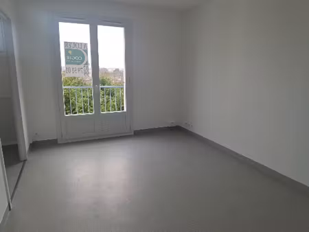 a louer - studio avec parking