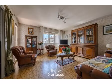 attique avec balcon et garage