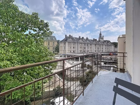 evreux f1 bis meublé avec balcon et vue imprenable sur la pl