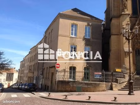 studio 1 pièce 30 m²