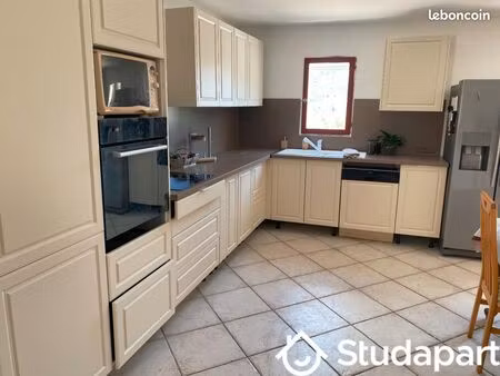 chambre 1 pièce 12 m²