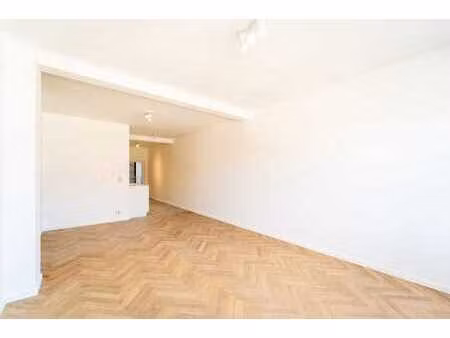 appartement rénové 2 chambres