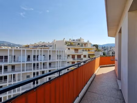 2 pieces - 11 av villermont