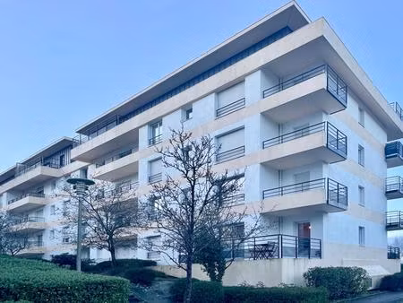 grand appartement t2 avec balcon & parking