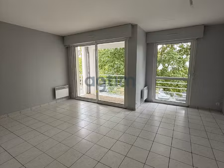 appartement proche commodites
