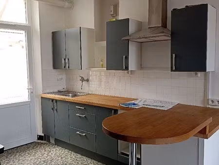 a louer maison t 3 quartier pyrotechnie lahitolle