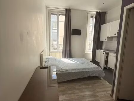 beau studio meublé place des cordeliers lyon2