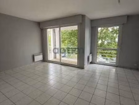 location appartement 2 pièces à montaigu (85600) : à louer 2 pièces / 51m² montaigu