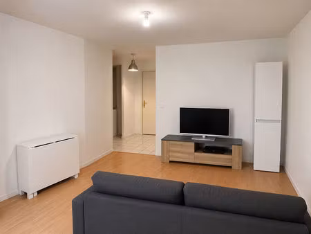 appartement t2 meublé proche hyper centre avec garage