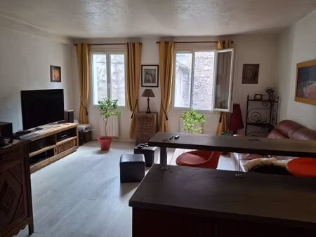 maison de village dans le quartier historique de frejus