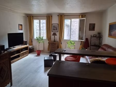 maison de village dans le quartier historique de frejus