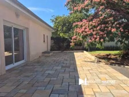 vente maison à montrevault-sur-evre (49110) : à vendre / 190m² montrevault-sur-evre