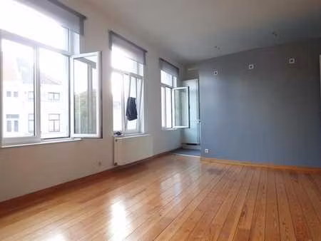f cocq bel/lumineux apt design +/-65m2, 1 chambre, gd balcon