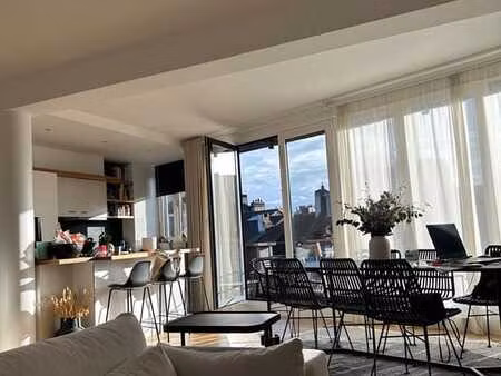 penthouse lumineux de 120m² avec terrasse