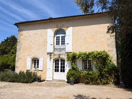 propriété avec piscine et terrain près de bordeaux