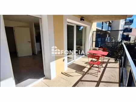 sete-appartement t3 - terrasse-parking ferme privatif-proche gare