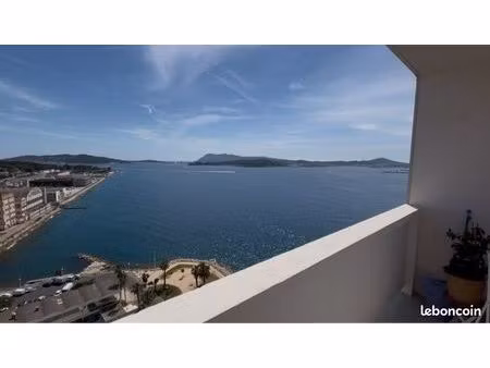 loue appartement meublé vue, exceptionnel, sur la rade de toulon, entre ciel et mer