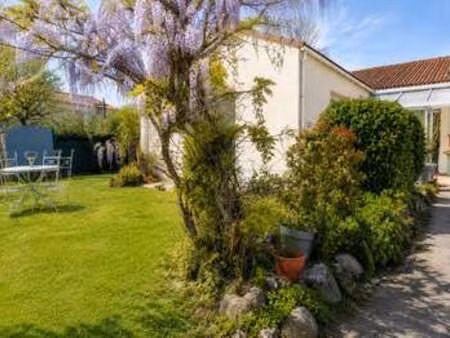 vente maison à la roche-sur-yon le bourg sous la roche (85000) : à vendre / 118m² la roche