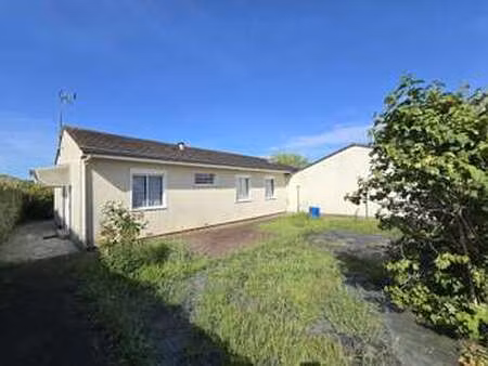 vente maison à sablé-sur-sarthe (72300) : à vendre / 85m² sablé-sur-sarthe