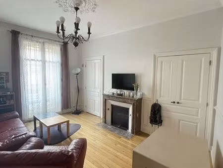 appartement hausmannien 70m² – troyes centre-ville – face mairie 120 000