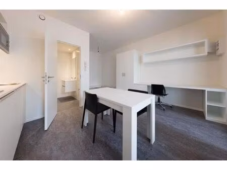 studio à louer à rue d'une personne 8 bruxelles (vbe42187)