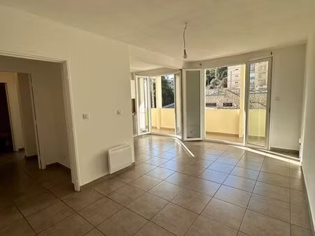 loue f2 à l’année