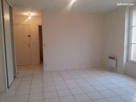 f2 48 m2 centre ville corbeil essonnes