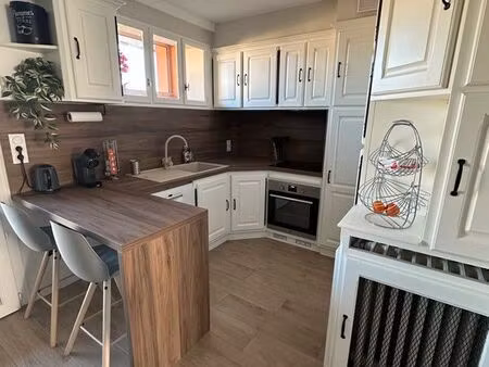 appartement rénové 2 chambres