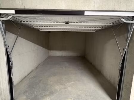 parking/box 15 m² porto-vecchio