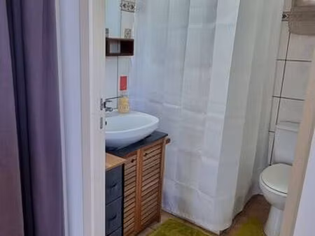studio meublé de 26 m² - climatisé, parking, internet inclus - fort-de-france (les canéfic