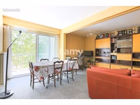 appartement 3 pièces 82 m²