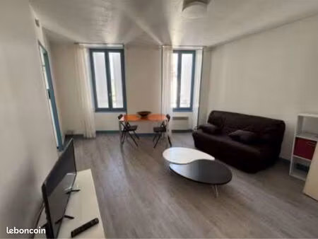 centre-ville barbezieux t2 meublé lumineux