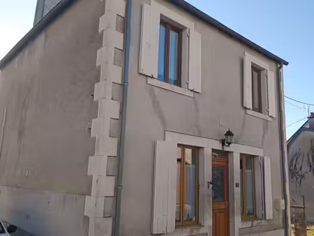 maison 84m2 de village (74000 à débattre)