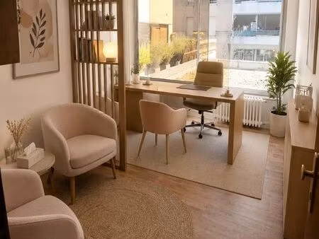 bureau lumineux dans immeuble de standing plein centre de saint maur