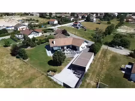villa 7 pièces 487 m²