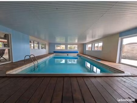 maison de charme 265 m² – piscine intérieure chauffée – terrain 5000 m² – ancienne maison 