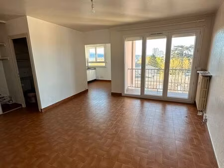 studio 34 m² avec balcon – charges comprises – valence centre