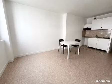 studio 1 pièce 29 m²