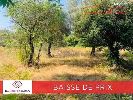 terrain 1750 m² uzes