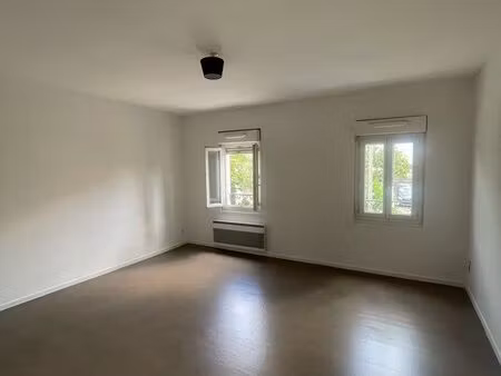 t2 - 45m2 - arènes