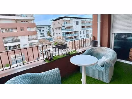 quartier salins- t2 avec terrasse et stationnement