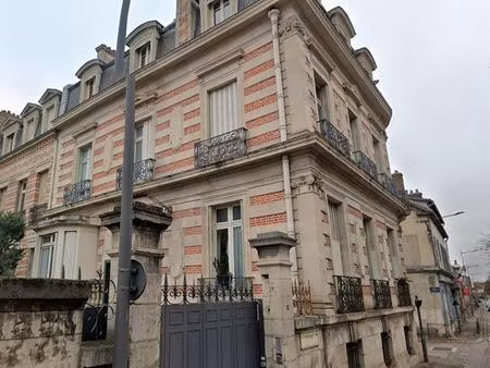 t5 dans immeuble de standing bd gambetta troyes + parking